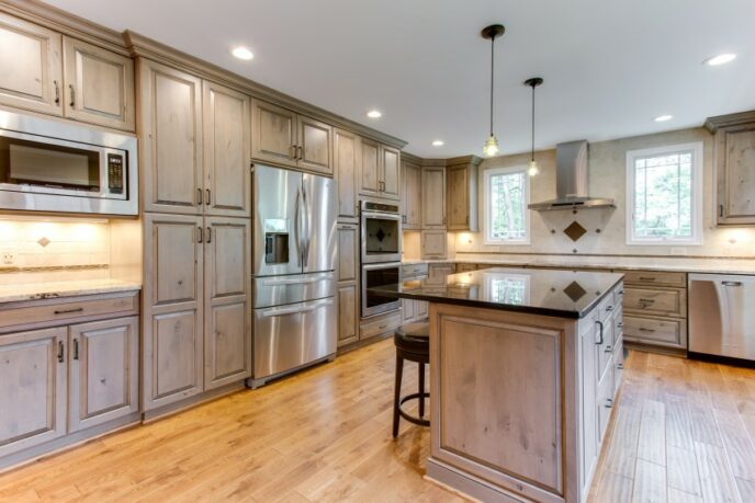 Boston Featured Two Tone Wood Kitchen Cabinets