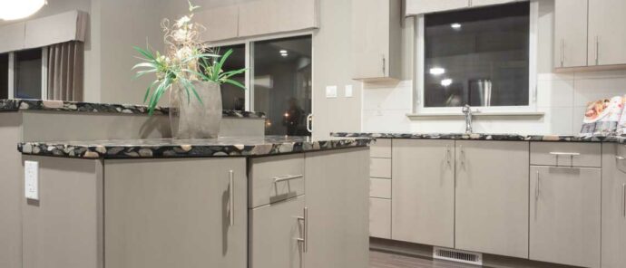 Cottonwood Featured Light HDF Kitchen Cabinets
