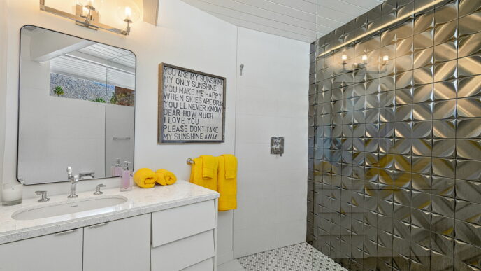 DuPont Corian Quartz Coarse Carrara Featured Bathroom