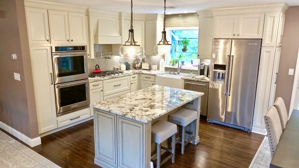 John And Christine's Two Toned Traditional Kitchen