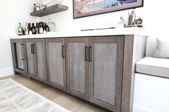Modern Decora Bar Cabinets and Quartz Countertop