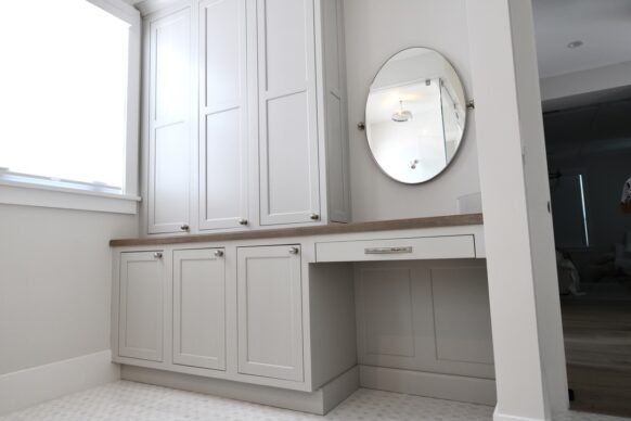 Modern Decora Bathroom Cabinets and Quartz Countertops