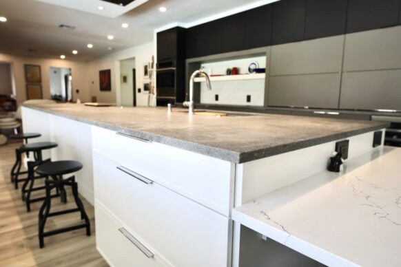 Modern Two Toned Kitchen Cabinets and Quartz Countertops