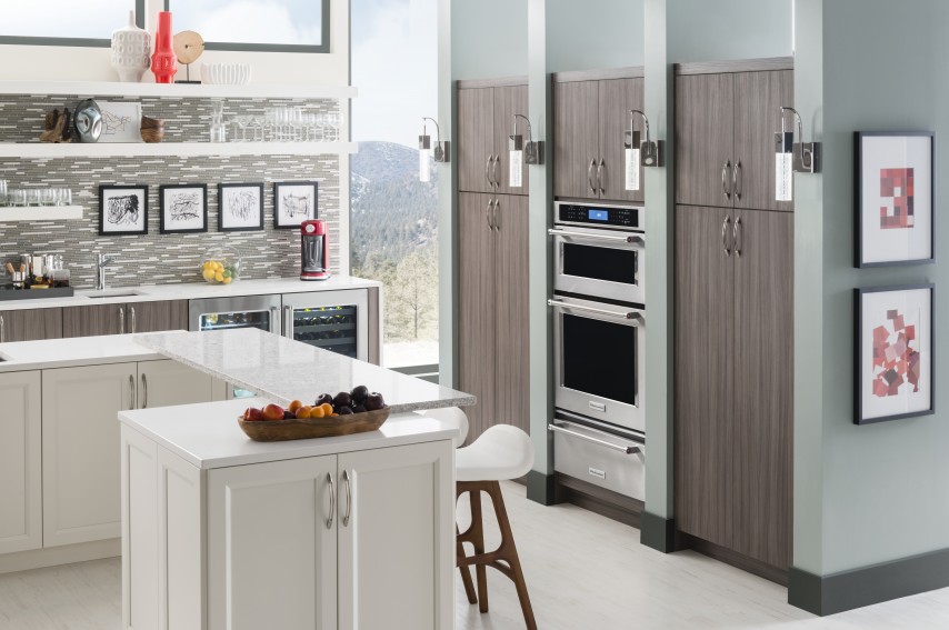 Oakland Park Featured Two Tone Kitchen Cabinets