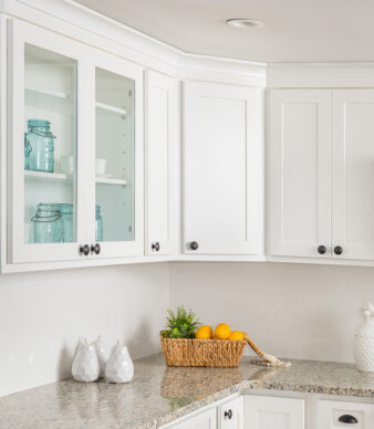 Quest Discovery All White Kitchen Cabinets