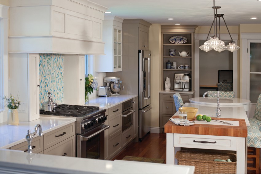 Sagamore Featured Casual Kitchen Cabinets