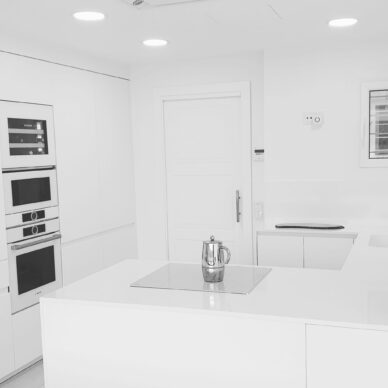 Silestone Iconic White Kitchen Counter