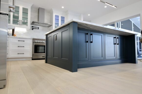 Two Tone Decora Kitchen Cabinets with White Quartz Countertops